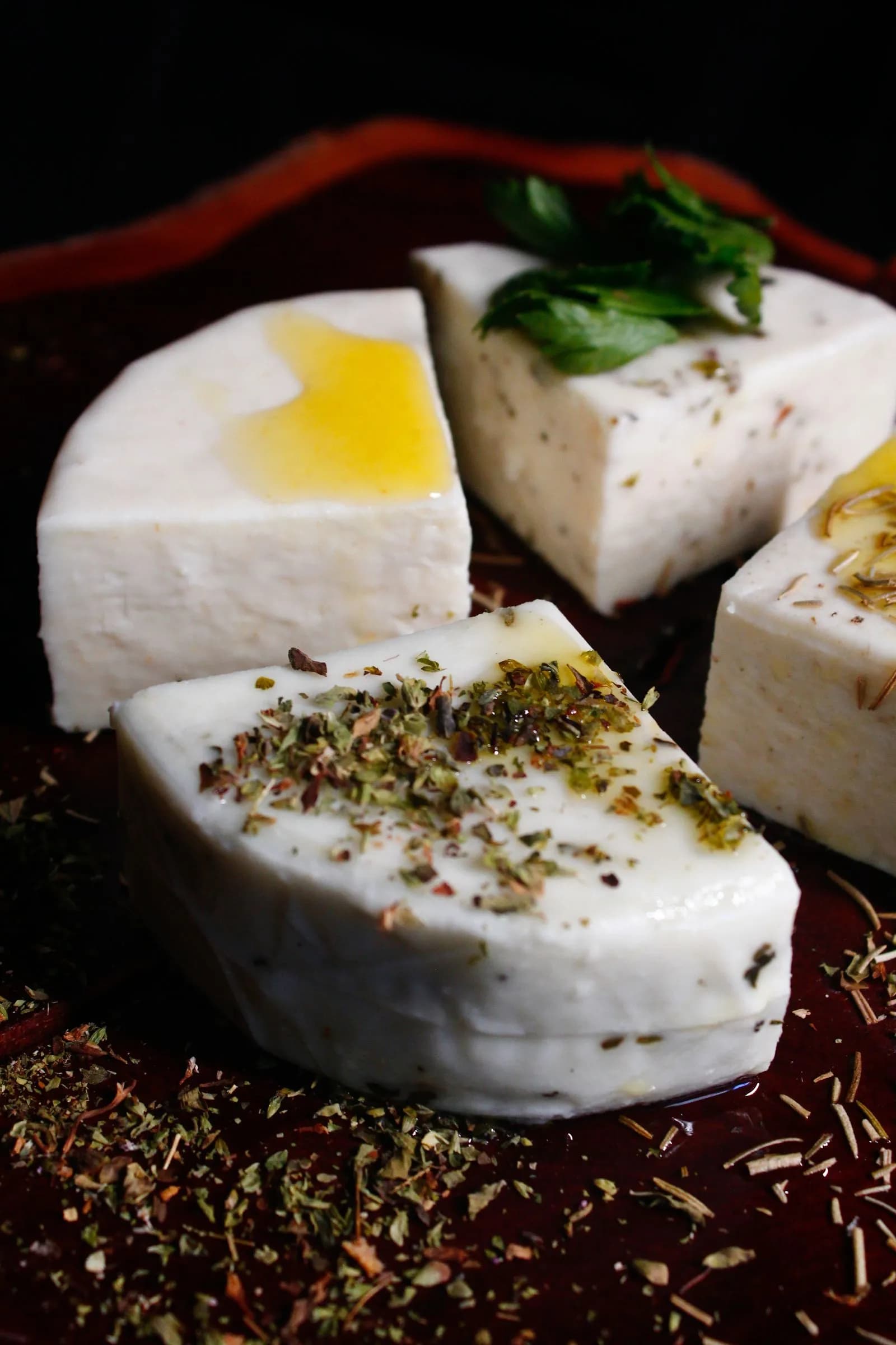 Queso de oveja curado o queso de cabra: diferencias — Bellota y Vino