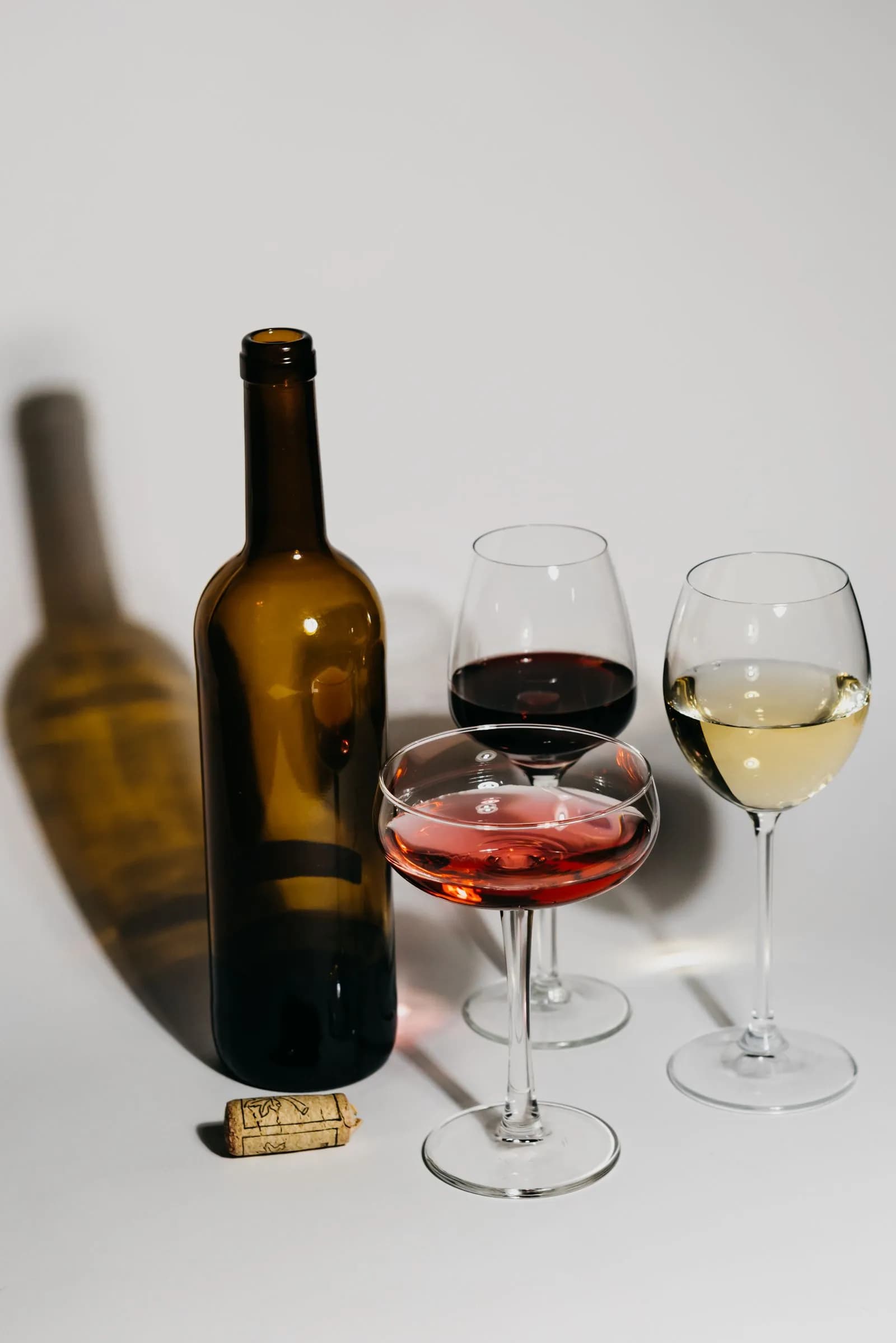 Cómo maridar vino con jamón ibérico: guía práctica — Bellota y Vino